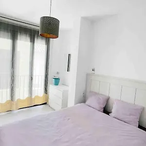 Stylish 2 Bedroom Next To Lamerced Plaza Apartamento
